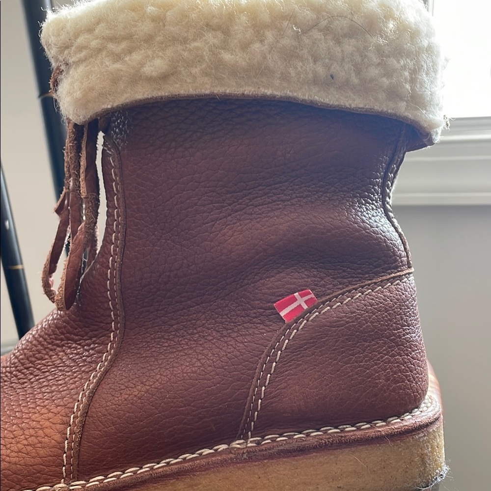 Cozy Brown Leather Duckfeet Arhus Boots with Shearling Cuff - Picture 2 of 8